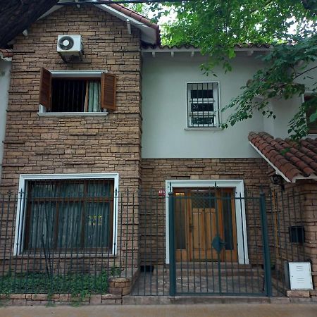 Hostel Casteleyhost ميندوزا المظهر الخارجي الصورة