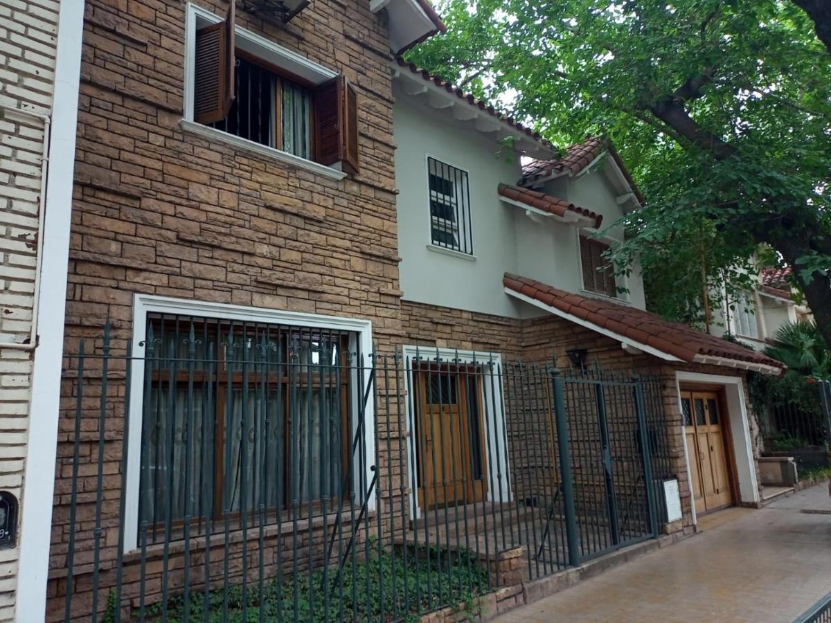 Hostel Casteleyhost ميندوزا المظهر الخارجي الصورة