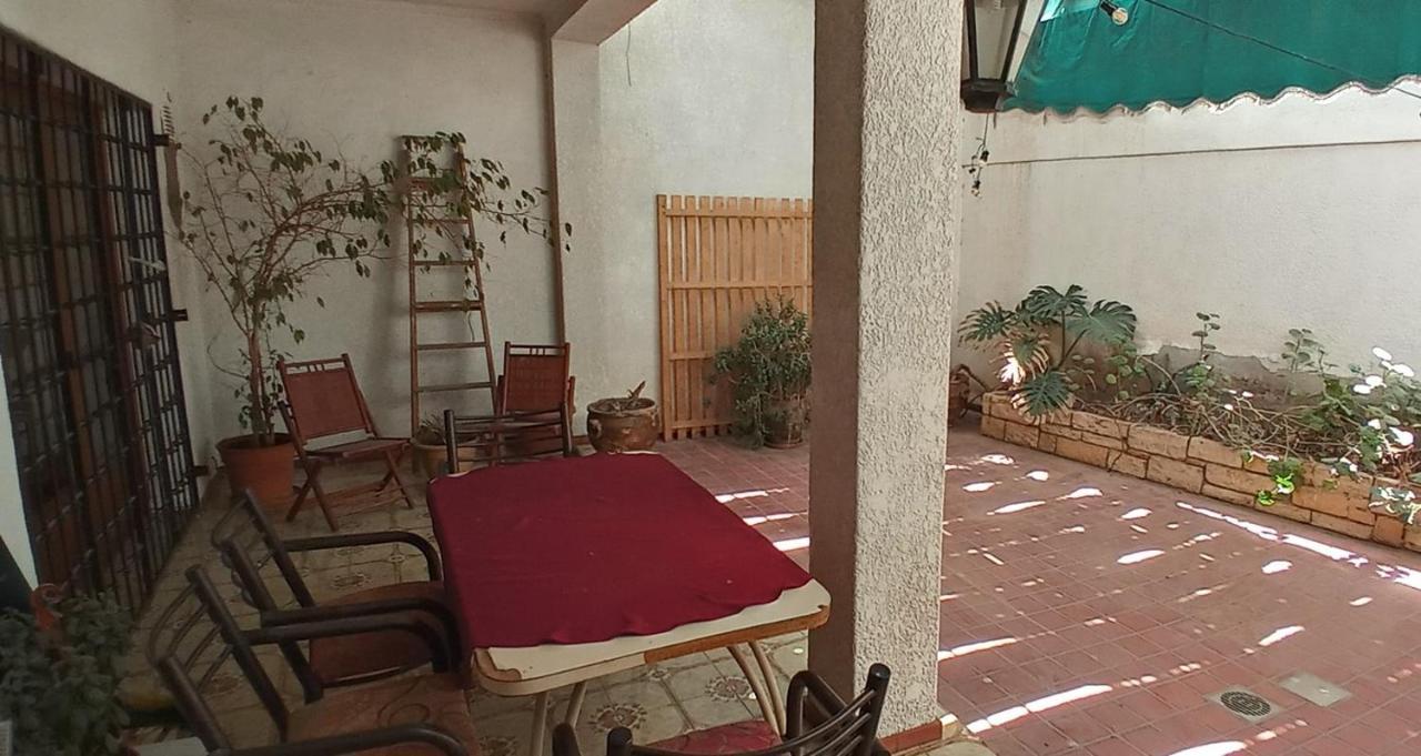 Hostel Casteleyhost ميندوزا المظهر الخارجي الصورة
